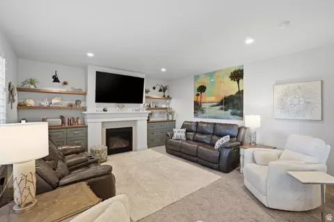 Living - 362 S 400 E, Centerville, UT 84014 photo 3 of 5