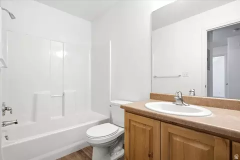 Bath - 1689 S 1055 E, Ogden, UT 84404 photo 2 of 3