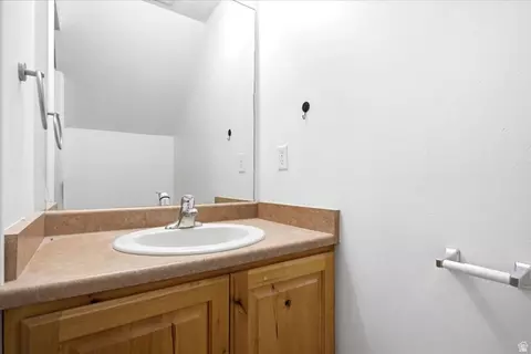 Bath - 1689 S 1055 E, Ogden, UT 84404 photo 1 of 3