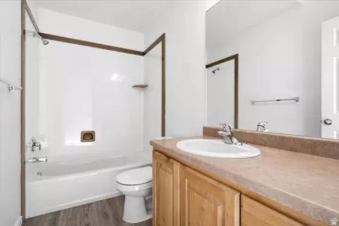 Bath - 1689 S 1055 E, Ogden, UT 84404 photo 3 of 3