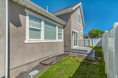 Exterior - 2043 S 160 E, Orem, UT 84058 photo 3 of 7