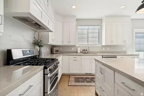Kitchen - 2043 S 160 E, Orem, UT 84058 photo 3 of 3