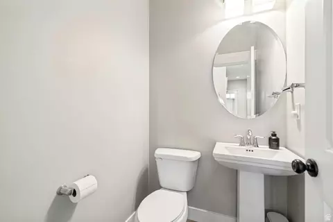 Bath - 2043 S 160 E, Orem, UT 84058 photo 6 of 6