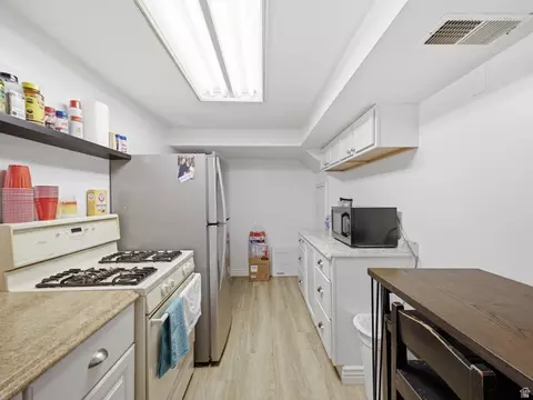 Kitchen - 1147 S 730 W, Payson, UT 84651 photo 4 of 5