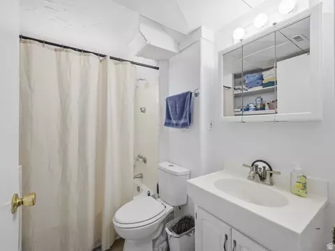 Bath - 1147 S 730 W, Payson, UT 84651 photo 2 of 2