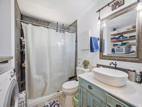 Bath - 1147 S 730 W, Payson, UT 84651 photo 1 of 2