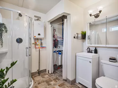 Bath - 22630 N Spring View Dr E, Fairview, UT 84629 photo 1 of 2