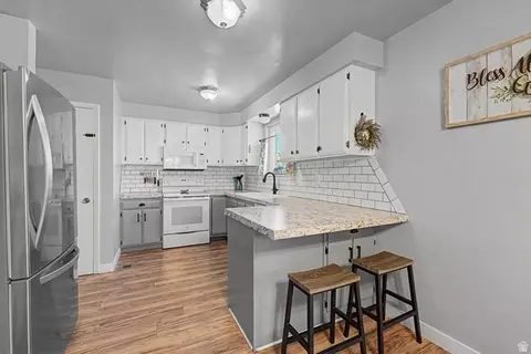 Kitchen - 733 E 60 N, Orem, UT 84097 photo 2 of 3