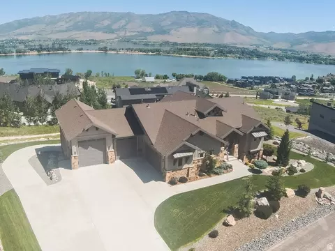6226 E Hawks Ln, Huntsville, UT 84317