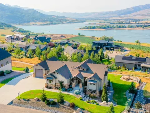 6226 E Hawks Ln, Huntsville, UT 84317