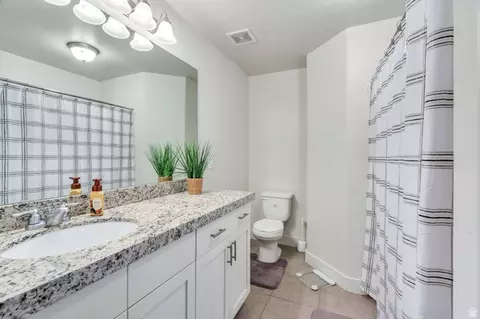 Bath - 7407 N Cottage Ln, Eagle Mountain, UT 84005 photo 2 of 5