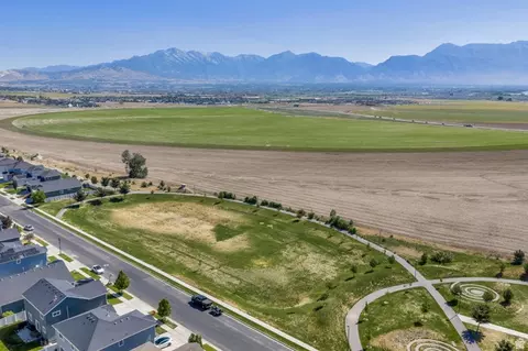 View/Area - 7407 N Cottage Ln, Eagle Mountain, UT 84005 photo 2 of 11