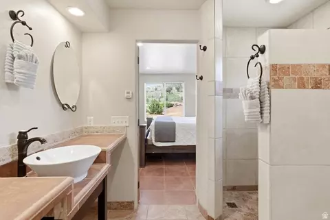 Bath - 75 N 200 E, Alton, UT 84710 photo 5 of 8
