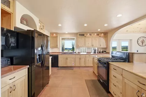 Kitchen - 75 N 200 E, Alton, UT 84710 photo 5 of 5