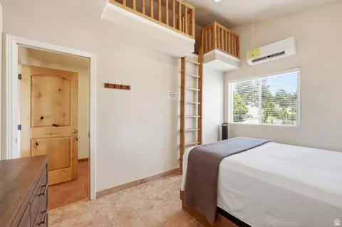 Bedroom - 75 N 200 E, Alton, UT 84710 photo 4 of 10