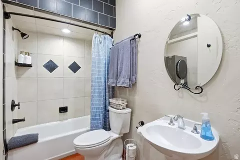 Bath - 75 N 200 E, Alton, UT 84710 photo 8 of 8