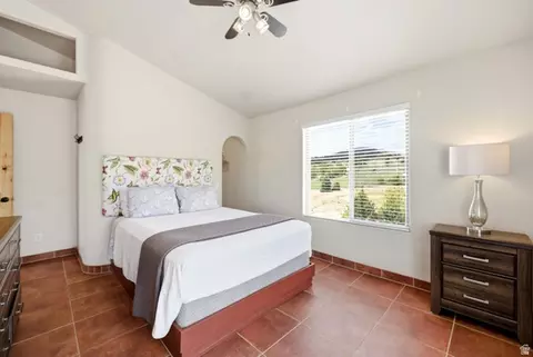 Bedroom - 75 N 200 E, Alton, UT 84710 photo 5 of 10
