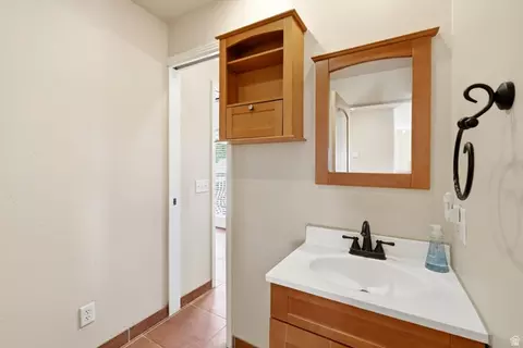 Bath - 75 N 200 E, Alton, UT 84710 photo 6 of 8