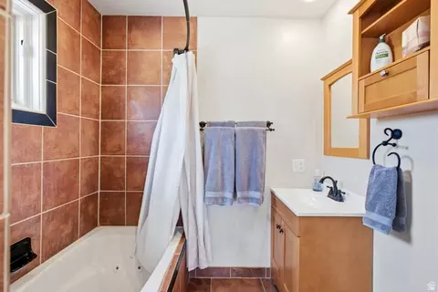 Bath - 75 N 200 E, Alton, UT 84710 photo 7 of 8