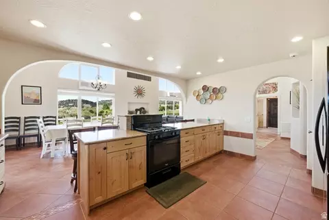 Kitchen - 75 N 200 E, Alton, UT 84710 photo 3 of 5