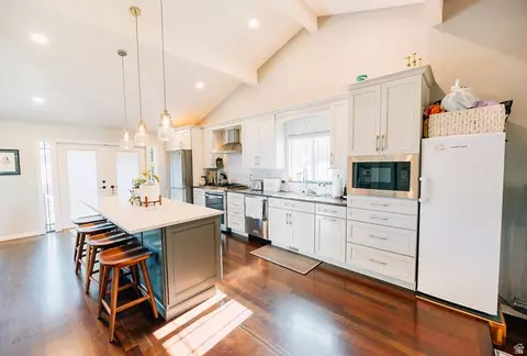 Kitchen - 441 E Chelsea Dr S, Bountiful, UT 84010 photo 1 of 5