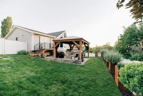 Exterior - 441 E Chelsea Dr S, Bountiful, UT 84010 photo 3 of 8