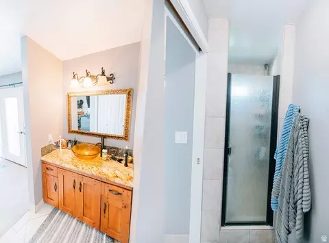 Bath - 441 E Chelsea Dr S, Bountiful, UT 84010 photo 1 of 4