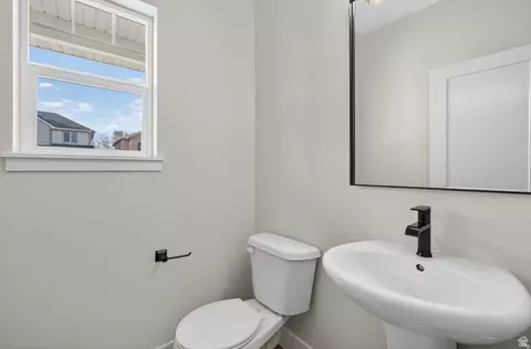 Bath - 5803 S Tripp Ln W, Murray, UT 84123 photo 1 of 7