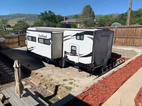 Exterior - 386 E 2100 S, Bountiful, UT 84010 photo 3 of 5