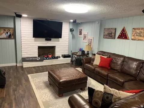 Living - 386 E 2100 S, Bountiful, UT 84010 photo 4 of 4