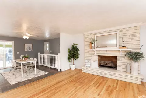 Living - 386 E 2100 S, Bountiful, UT 84010 photo 3 of 4