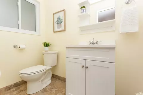 Bath - 386 E 2100 S, Bountiful, UT 84010 photo 2 of 3