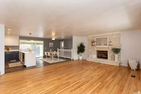 Living - 386 E 2100 S, Bountiful, UT 84010 photo 1 of 4