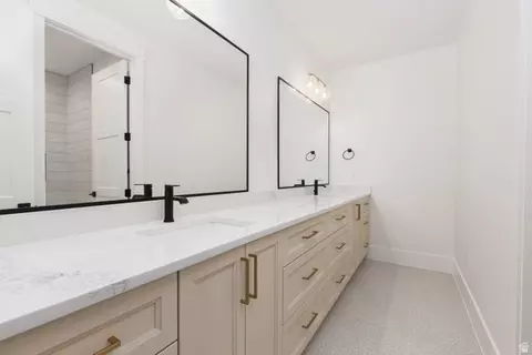 Bath - 2871 E Rill Dr, Washington, UT 84780 photo 6 of 7