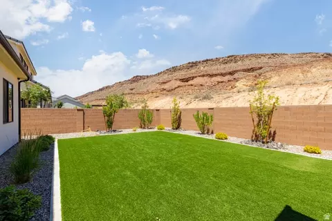 Exterior - 2871 E Rill Dr, Washington, UT 84780 photo 7 of 8