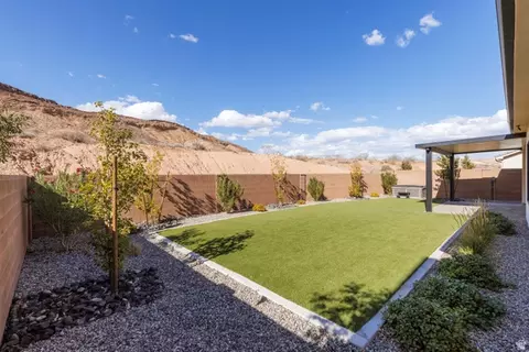 Exterior - 2871 E Rill Dr, Washington, UT 84780 photo 4 of 8