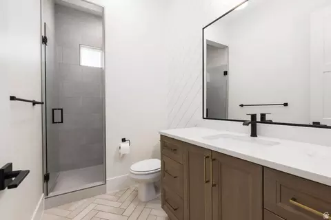 Bath - 2871 E Rill Dr, Washington, UT 84780 photo 1 of 7