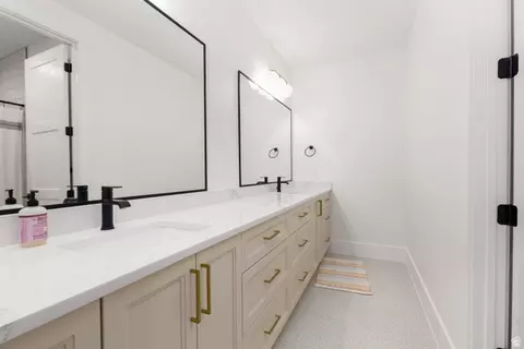 Bath - 2871 E Rill Dr, Washington, UT 84780 photo 5 of 6
