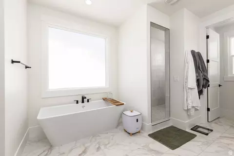 Bath - 2871 E Rill Dr, Washington, UT 84780 photo 2 of 6