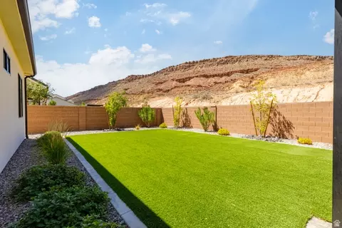 Exterior - 2871 E Rill Dr, Washington, UT 84780 photo 6 of 8
