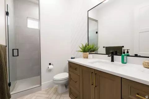Bath - 2871 E Rill Dr, Washington, UT 84780 photo 1 of 6