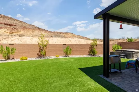 Exterior - 2871 E Rill Dr, Washington, UT 84780 photo 6 of 8