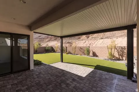 Exterior - 2871 E Rill Dr, Washington, UT 84780 photo 7 of 8