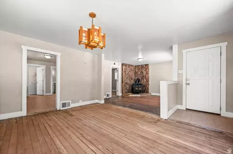 Living - 1927 S Eccles Ave E, Ogden, UT 84401 photo 2 of 5