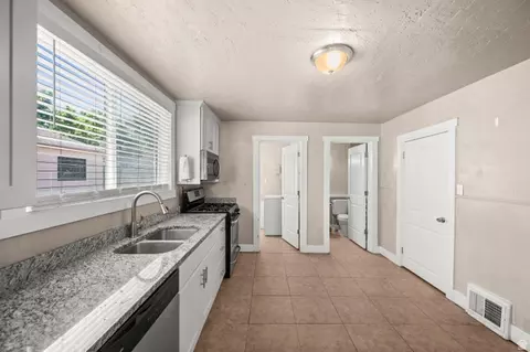 Entry Way - 1927 S Eccles Ave E, Ogden, UT 84401 photo 1 of 3