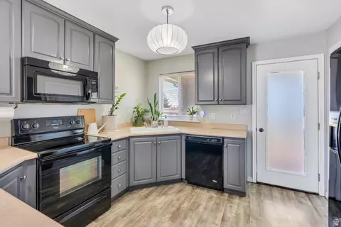 Kitchen - 440 E 400 S, American Fork, UT 84003 photo 3 of 3