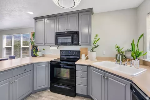 Kitchen - 440 E 400 S, American Fork, UT 84003 photo 2 of 3
