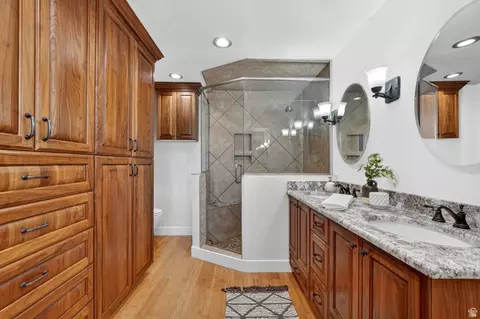 Bath - 1682 E Julho St, Sandy, UT 84093 photo 2 of 6