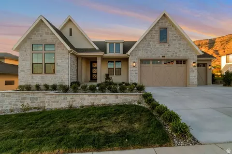 1123 E 200 S, Pleasant Grove, UT 84062