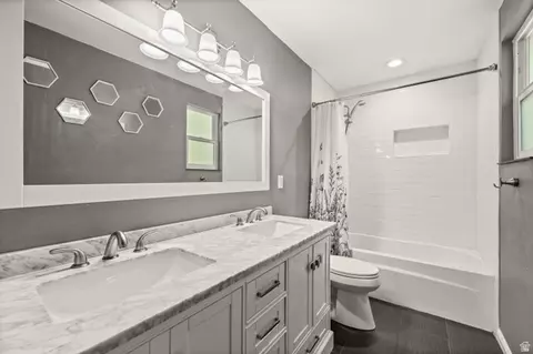 Bath - 1859 E 4650 S, Holladay, UT 84117 photo 2 of 4
